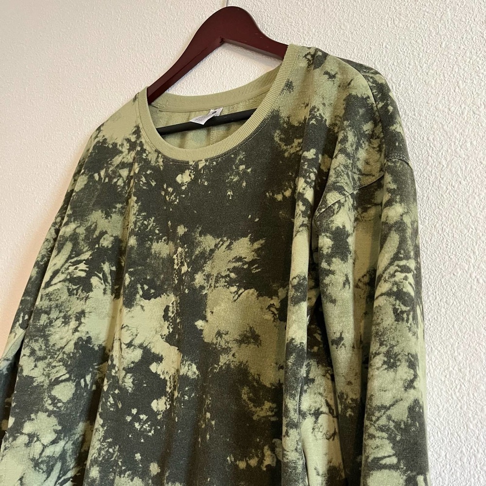Green Velocity Crew Sweatshirt Size Medium